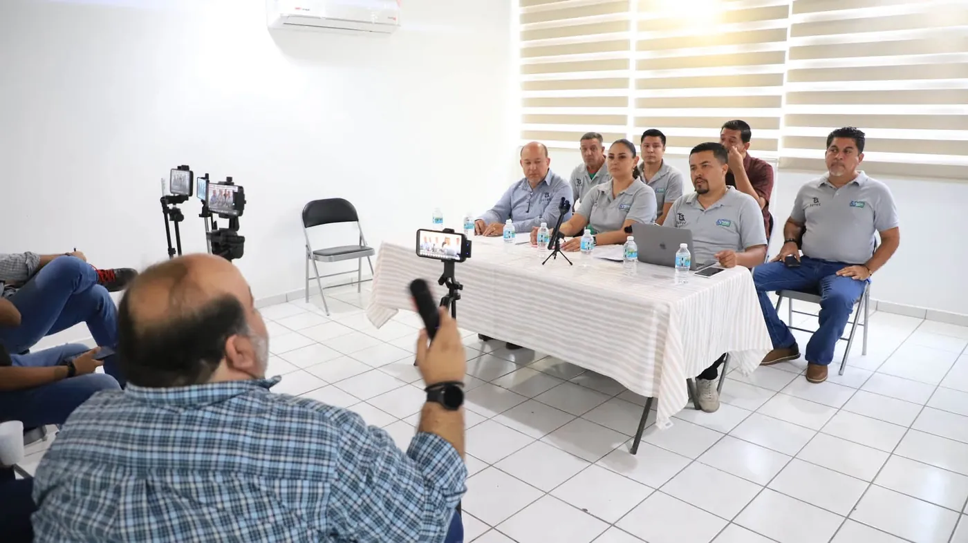 Rueda de prensa del INDET Colima en la sala de juntas del SUTUC para presentar la eliminatoria estatal 2026